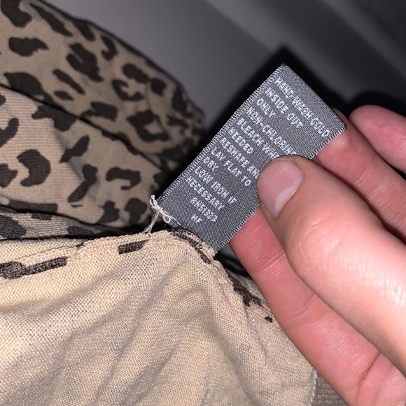 Josephine Chaus Preppy Petite Leopord Print Silk Blend Mini Cropped Cardigan - Picture 5 of 6